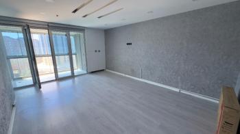 BEYKENT ERESİN YAŞAM MERKEZİ KİRALIK BALKONLU OFİS 