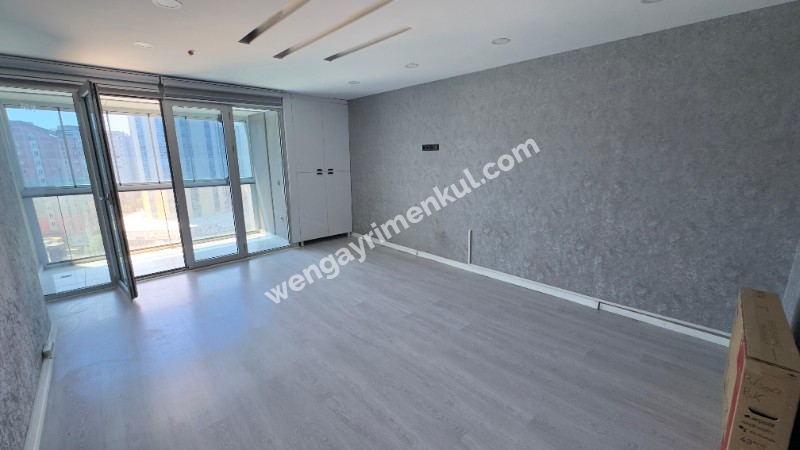 BEYKENT ERESİN YAŞAM MERKEZİ KİRALIK BALKONLU OFİS 