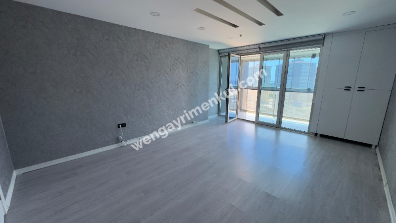 BEYKENT ERESİN YAŞAM MERKEZİ KİRALIK BALKONLU OFİS 
