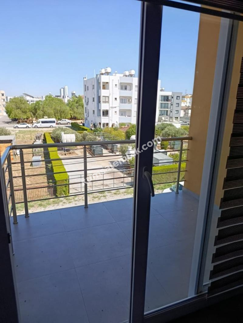 LEFKOŞA GÖNYELİ BÖLGESİNDE SATILIK FUL EŞYALI TÜRK MALI DAİRE 