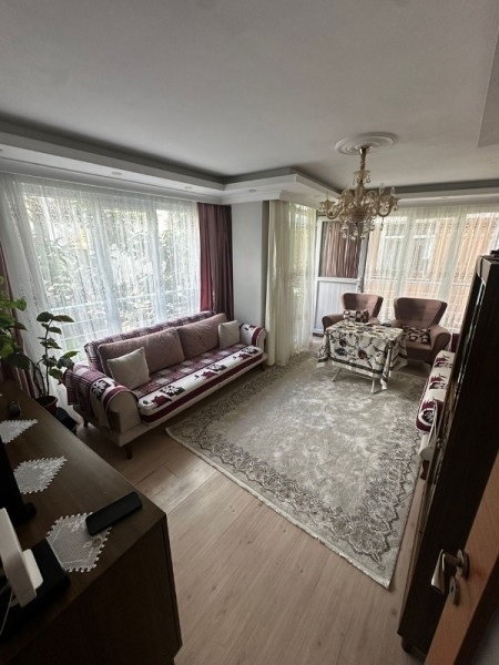 Yeşilpınar'da 2+1 Asansörlü 1.Kat 75 m² Balkonlu Satılık Daire