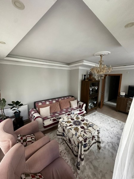 Yeşilpınar'da 2+1 Asansörlü 1.Kat 75 m² Balkonlu Satılık Daire