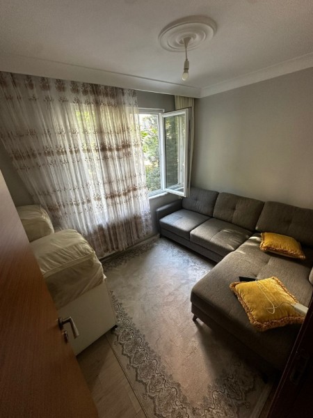 Yeşilpınar'da 2+1 Asansörlü 1.Kat 75 m² Balkonlu Satılık Daire