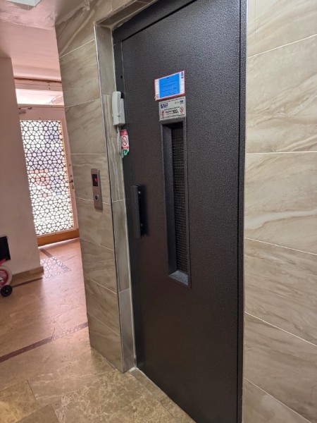 Yeşilpınar'da 2+1 Asansörlü 1.Kat 75 m² Balkonlu Satılık Daire
