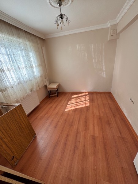 Yeşilpınar'da Metro'ya 5 dk 2+1 Giriş Altı Bahçe Katı Kiralık Daire