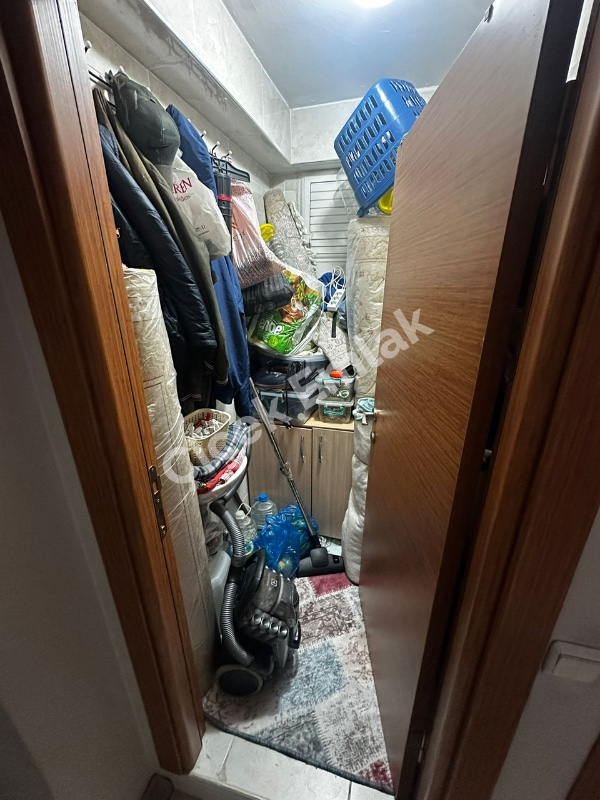 Yeşilpınar'da 2+1 Asansörlü 1.Kat 75 m² Balkonlu Satılık Daire