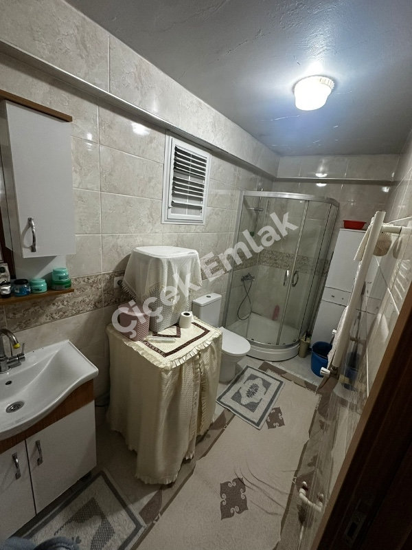 Yeşilpınar'da 2+1 Asansörlü 1.Kat 75 m² Balkonlu Satılık Daire