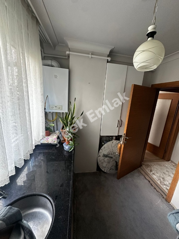 Yeşilpınar'da 2+1 Asansörlü 1.Kat 75 m² Balkonlu Satılık Daire