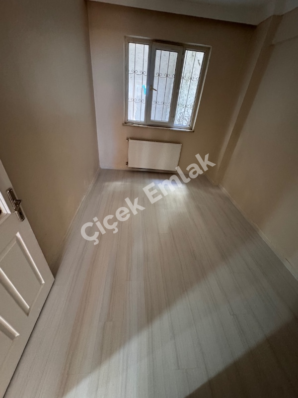 Yeşilpınar'da Metro'ya 5 dk 2+1 Giriş Altı Bahçe Katı Kiralık Daire