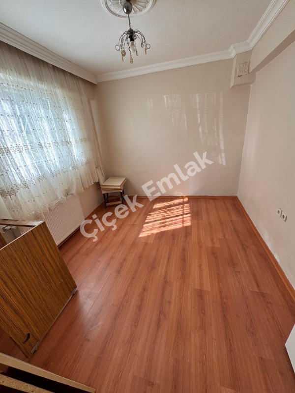 Yeşilpınar'da Metro'ya 5 dk 2+1 Giriş Altı Bahçe Katı Kiralık Daire