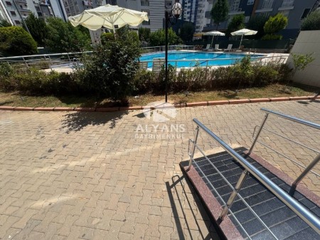 ALYANS'TAN CEPHELERİ AÇIK MASRAFSIZ CAM BALKONLU GENİŞ 4+1