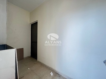 ALYANS'TAN CEPHELERİ AÇIK MASRAFSIZ CAM BALKONLU GENİŞ 4+1