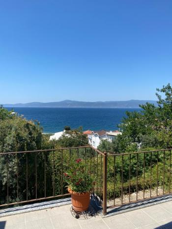 EMLAK HABERCİSİ'NDEN MUDANYA GÜZELYALI'DA PLAJA 100 METRE, MÜSTAKİL TAPULU SATILIK VİLLA