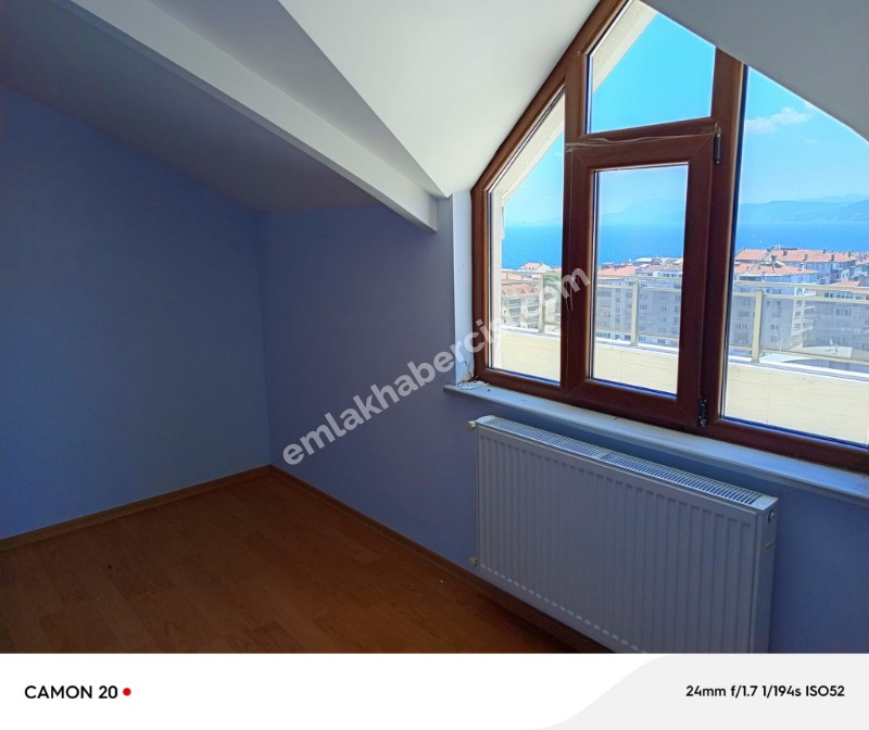 MUDANYA HALİTPAŞA'DA 12 YAŞ KAT MÜLKİYETLİ OTOPARKLI 5+1 DUBLEKS DAİRE