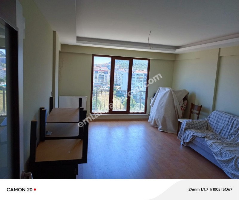 MUDANYA HALİTPAŞA'DA 12 YAŞ KAT MÜLKİYETLİ OTOPARKLI 5+1 DUBLEKS DAİRE