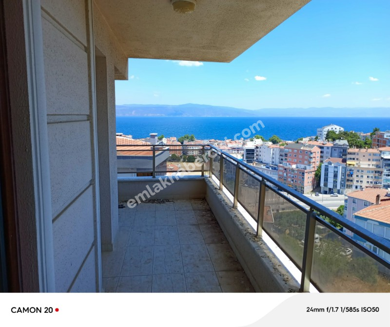 MUDANYA HALİTPAŞA'DA 12 YAŞ KAT MÜLKİYETLİ OTOPARKLI 5+1 DUBLEKS DAİRE