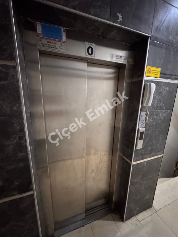 Çırçır’da Metroya Yakın 3+1 Kapalı Otoparklı Geniş Satılık Daire
