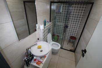 ASLAN'DAN TÖMÜK TE DENİZE 100 M MESAFEDE HAVUZLU 1+1