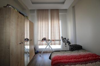 ASLAN'DAN TÖMÜK TE DENİZE 100 M MESAFEDE HAVUZLU 1+1