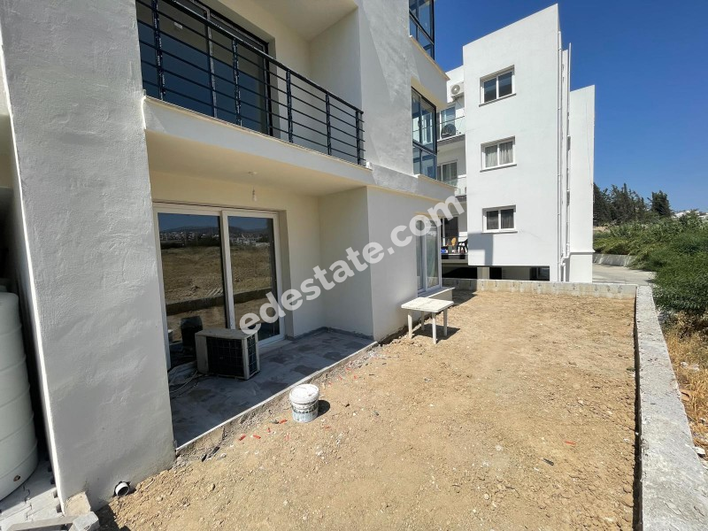 Lefkoşa Gönyeli Bölgesinde BAHÇELİ ZEMİN KAT SATILIK 2+1 SIFIR DAİRELER