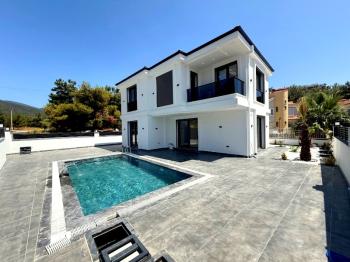 Didim Akbük'te Satılık Tam Müstakil Villa
