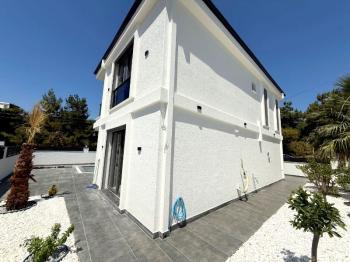 Didim Akbük'te Satılık Tam Müstakil Villa