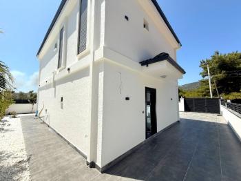 Didim Akbük'te Satılık Tam Müstakil Villa