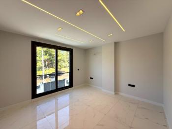 Didim Akbük'te Satılık Tam Müstakil Villa