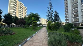 Elmas’tan Tömük’te Havuzlu Deniz Manzaralı Eşyalı 2+1