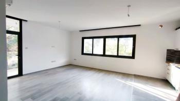 Girne Merkezde - Havuzlu Site İçeresinde Kiralık  3+1 Daire
