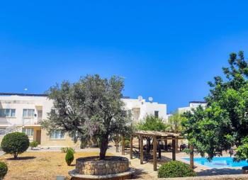 Girne Esentepe'de Yenilenmiş, Yatırıma Uygun Satılık  2+1 Daire        