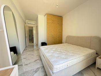 Girne Esentepe'de Yenilenmiş, Yatırıma Uygun Satılık  2+1 Daire        