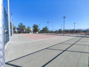 Girne Esentepe'de Yenilenmiş, Yatırıma Uygun Satılık  2+1 Daire        