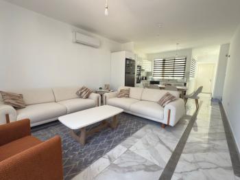 Girne Esentepe'de Yenilenmiş, Yatırıma Uygun Satılık  2+1 Daire        