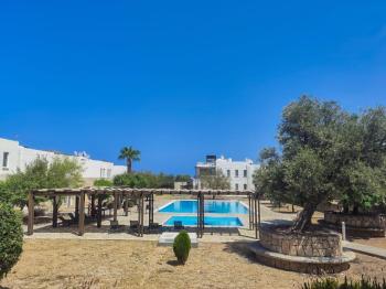 Girne Esentepe'de Yenilenmiş, Yatırıma Uygun Satılık  2+1 Daire        