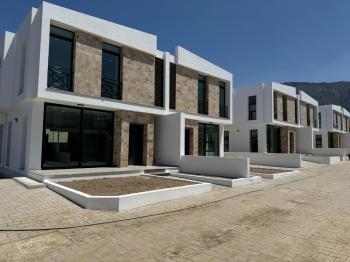 Girne Merkez, Doğanköy’de Satılık 3+1 İkiz Villa – Modern Tasarım, Sakin Konum 