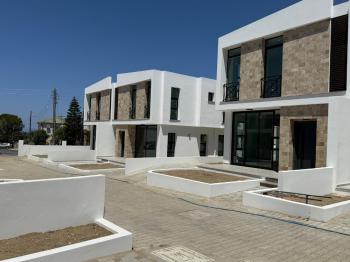 Girne Merkez, Doğanköy’de Satılık 3+1 İkiz Villa – Modern Tasarım, Sakin Konum 