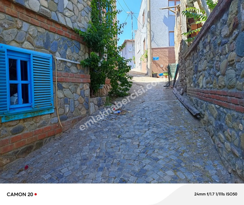 EMLAK HABERCİSİ 'NDEN MUDANYA KUMYAKA'DA SATILIK MÜSTAKİL TAPULU, DENİZ GÖRÜR SATILIK İKİ KATLI MÜSTAKİL TAŞ V