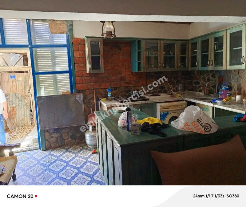 EMLAK HABERCİSİ 'NDEN MUDANYA KUMYAKA MERKEZDE SATILIK MÜSTAKİL TAPULU 3 KATLI BETONERMA OTEL BİNASI