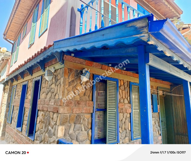 EMLAK HABERCİSİ 'NDEN MUDANYA KUMYAKA MERKEZDE SATILIK MÜSTAKİL TAPULU 3 KATLI BETONERMA OTEL BİNASI