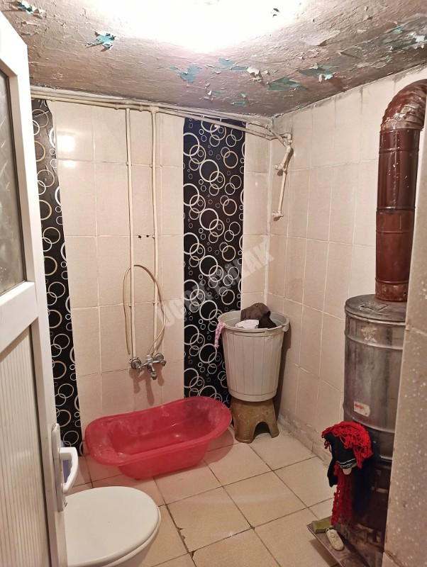 AFYON ÜÇOK EMLAKTAN AKMESCİT MAH SATILIK 7+3 3 KATLI DOĞALGAZLI KONAK