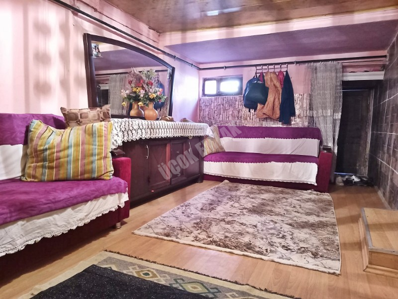 AFYON ÜÇOK EMLAKTAN AKMESCİT MAH SATILIK 7+3 3 KATLI DOĞALGAZLI KONAK