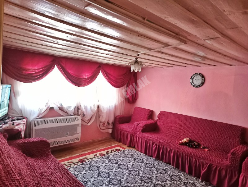 AFYON ÜÇOK EMLAKTAN AKMESCİT MAH SATILIK 7+3 3 KATLI DOĞALGAZLI KONAK