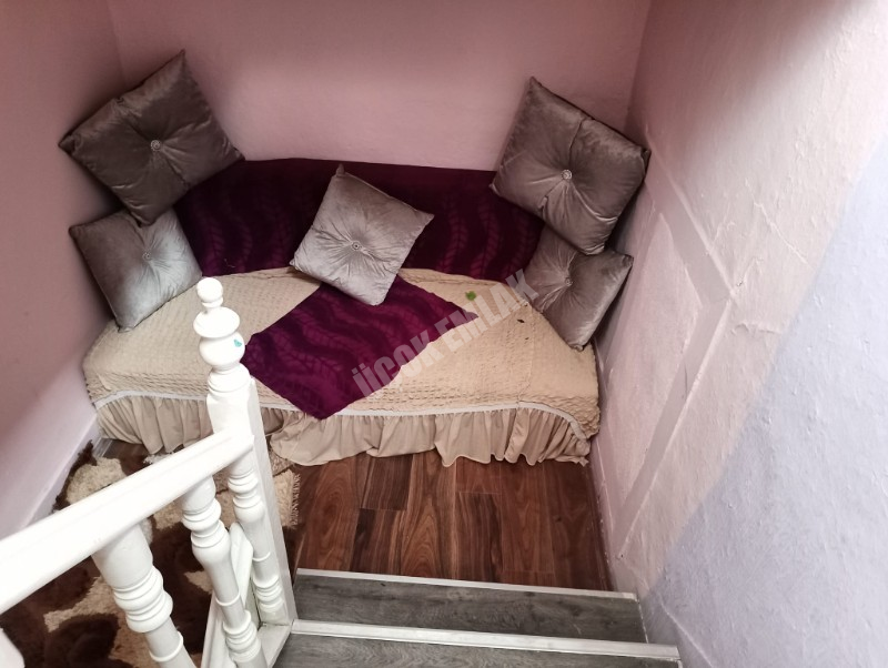 AFYON ÜÇOK EMLAKTAN AKMESCİT MAH SATILIK 7+3 3 KATLI DOĞALGAZLI KONAK
