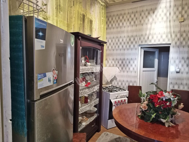 AFYON ÜÇOK EMLAKTAN AKMESCİT MAH SATILIK 7+3 3 KATLI DOĞALGAZLI KONAK