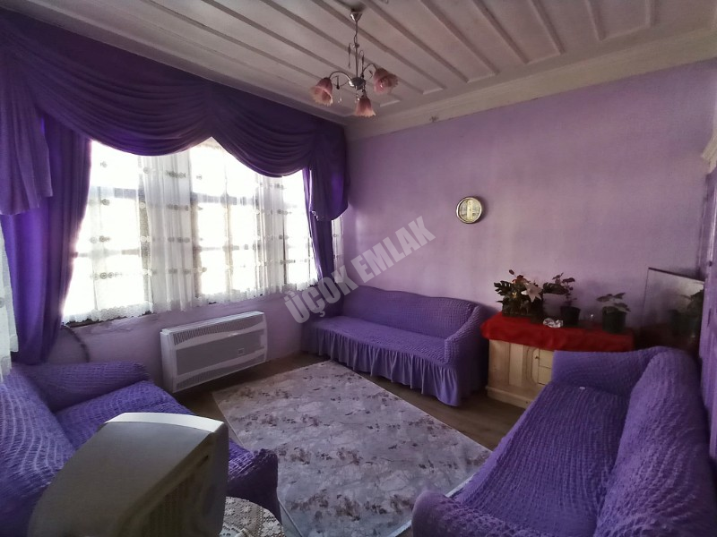 AFYON ÜÇOK EMLAKTAN AKMESCİT MAH SATILIK 7+3 3 KATLI DOĞALGAZLI KONAK