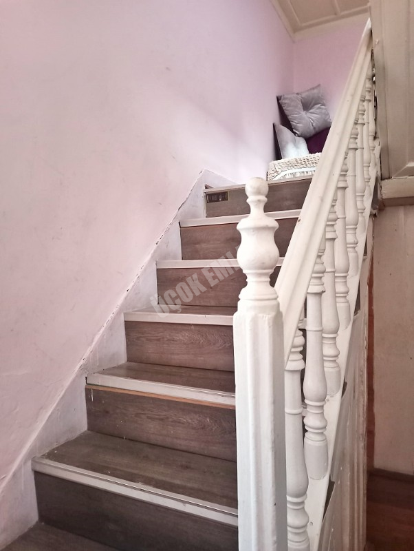 AFYON ÜÇOK EMLAKTAN AKMESCİT MAH SATILIK 7+3 3 KATLI DOĞALGAZLI KONAK