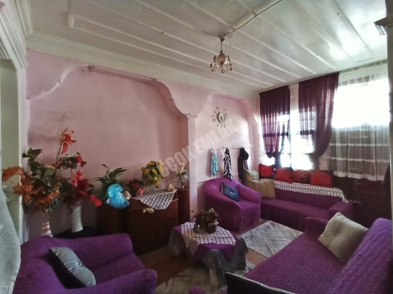 AFYON ÜÇOK EMLAKTAN AKMESCİT MAH SATILIK 7+3 3 KATLI DOĞALGAZLI KONAK