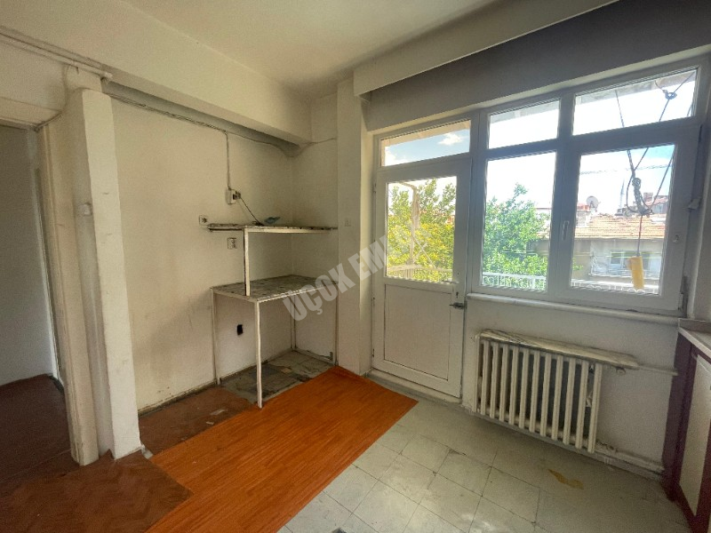 AFYON ÜÇOK EMLAKTAN DERVİŞPAŞA MAH KİRALIK 2+1 TEMİZ DAİRE
