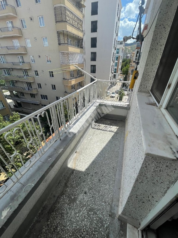 AFYON ÜÇOK EMLAKTAN DERVİŞPAŞA MAH KİRALIK 2+1 TEMİZ DAİRE